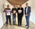 Bild: Christine Hollederer/exb
Vier Bildungsträger, ein gemeinsames Programm rund um den Weltfrauentag (von links): Christian Irlbacher (Katholische Erwachsenenbildung), Thomas Rode (vhs Amberg-Sulzbach), Bettina Hahn (Evangelisches Bildungswerk Oberpfalz) und Reiner Volkert (vhs Amberg).