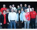 Bild: dob
Josef Maier (links), Vorsitzender des FC Bayern Fanclubs ehrte bei der Jahreshauptversammlung viele langjährige Mitglieder. Er überreichte silberne und bronzene Ehrennadeln für 40- und 25-jährige Zugehörigkeit.