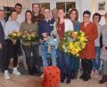 Bild: Kunz
Die Gewinner der Weidener Hochzeitswochen stehen fest. Kerstin Schemmel und Christopher Bär (vorne Mitte) aus Weiden freuen sich über Gutscheine im Wert von 2500 Euro.