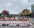 Bild: Stefanie Roth
Stadteinwärts Richtung Zentrum in Grafenwöhr signalisiert die Straßensperre und das Verkehrszeichen eindeutig: "Durchfahrt verboten".