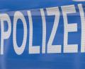 Symbolbild: Boris Roessler/dpa
Ein Autofahrer hat auf der Kreisstraße NEW 37 einen Unfall verursacht und ist im Anschluss geflohen.