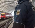 Symbolbild: Bundespolizei/exb
Im Regionalzug von Regensburg nach Marktredwitz wurden Fahrgäste von Fußballfans belästigt und bedroht.