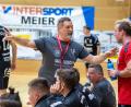 Bild: Günter Uschold
Stefan von Frankenberg (Mitte) ist nicht mehr Trainer des HV Oberviechtach.