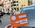 Bild: Gabi Schönberger
Mit diesem Sonderausweis dürfen Fahrzeuge sozialer Dienste beispielsweise am Stadtmühlweg parken, auf der angrenzenden Dr.-Pfleger- und Sedanstraße jedoch nicht. Das wäre laut Stadt "für die Aufrechterhaltung des fließenden Verkehrs auch nicht zielführend".