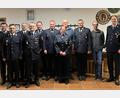 Bild: lei
Die Geehrten der Feuerwehr Großalbershof mit Zweitem Bürgermeister Günter Koller, Kreisbrandinspektor Michael Iberer und den beiden Kommandanten Alexander Luber und Michael Gebhardt.