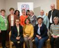 Bild: R. Kreuzer
Neuwahlen gibt es beim Katholischen Frauenbund St. Konrad. Von links, vordere Reihe sitzend: Annette Betting, Agnes Hartwig, Anita Hösl, Monika Völkl; hintere Reihe: Gaby Narozny, Regina Weiß, Sabine Della Putta, Erika Zierock, Gabi Langhoff, Angela Solter, Bezirksvorsitzende Angelika Vogl und Pfarrer Johannes Lukas.