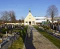 Bild: bkr
Große Änderungen erfuhr der Friedhof in den zurückliegenden Jahren: Neue Wege wurden angelegt, der Aufgang zum Friedhofsgebäude neu gestaltet und ein Urnengrabfeld angelegt. Der Verbesserungsaufwand beeinflusste auch die Neuberechnung der Grabgebühren.