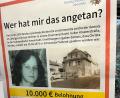 Bild: ihl
Seit September 2023 hängen Plakate zum Mord an Christa Mirthes an verschiedenen Orten in Schwandorf, zum Beispiel am Rathaus-Parkhaus (Foto) oder auch an der Klosterstraße 30.