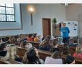 Bild: Dagmar Franz/exb
Rund 50 Kinder sind der Einladung zum Kinderfrühstück in die evangelische Erlöserkirche gefolgt.