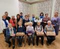 Bild: Stefan Dotzler/exb
Der Frauenbund Schnaittenbach wählt ein neues Vorstandsteam und ehrt langjährige Mitglieder (vorn, von links): Margarete Piehler, Sieglinde Leißl, Anni Heuberger, Marlene Schuller und Erna Kraus: mittlere Reihe (von links): Annelies Pilarski, Pfarrer Helmut Brügel, Marianne Adam, Helene Schorner, Anna Biller, Ingrid Weigert und stellvertretende Diözesanvorsitzende Kerstin Aufschneider; hintere Reihe (von links): Inge Daller, Edeltraud Körtgen und Maria Kraus und Erna Märkl.