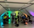 Bild: ak
Das Indoor-Cycling-Training beim SV Kulmain im neu eingerichteten Mehrzweckraum des Betriebsgebäudes ist sehr gefragt.
