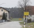 Bild: Hirsch
Im Wald bei Witzlarn (Hintergrund) soll ein Windpark mit zwölf Windrädern entstehen. Dagegen formiert sich Widerstand aus der Bevölkerung.