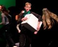 Bild: Peter Ringeisen
Die Trommel gibt den Rhythmus zum gemeinsamen Handeln vor beim Räuberstück der Franz-Xaver-von-Schönwerth-Realschule.