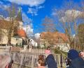 Bild: Heimatverein Grafenwöhr
Marianne Gottschalk (Bild) und Elisabeth Schraml führen durch die Stadt. Der Kirchensteig ist idyllisch im Schatten der Altstadt versteckt.