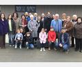 Bild: wro
Im Kreis ihrer großen Familie und bei guter Gesundheit feierte Maria Dutz (stehend, Siebte von links) im Sportzentrum in Wiesau ihren 95. Geburtstag.