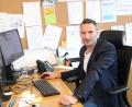 Bild: prh
Sichtlich wohl an seinem neuen Arbeitsplatz als Konrektor am Neustädter Gymnasium fühlt sich der Weidener Michael Werner.