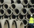Symbolbild: Jens Wolf/dpa
Unter anderem in der Waldstraße in Fuchsmühl müssen neue Kanalrohre verlegt worden. Die Investitionen ins Kanalnetz verschlingen Millionen.