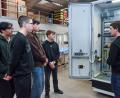 Bild: Stephan Huber
Im Rahmen des Projekts "Nächste Haltestelle Traumjob" besuchten Schüler der Mittelschulen in Amberg und im Landkreis Amberg-Sulzbach, verschiedene Unternehmen: Im Bild: Achtklässler der Dreifaltigkeits-Mittelschule bei Autec in Amberg.