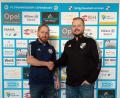 Bild: FC Tremmersdorf
Die Spartenleiter beider Vereine freuen sich über die Verständigung auf eine Spielgemeinschaft: Florian Schnödt vom FC Tremmersdorf (links) und Florian Dötsch von der SpVgg Neustadt/Kulm bekräftigen die Kooperation.