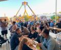 Archivbild: Gabi Schönberger
Den Biergarten bei spätsommerlichen Temperaturen genießen wie hier im vergangenen Jahr. Darauf hoffen Stadt und Schausteller auch 2024 zum fünftägigen Volksfest.