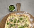 Bild: alexanderfeig
Bachofakoucha mit Erpfl - Flammkuchen mit Kartoffeln und Petersiliensalat.