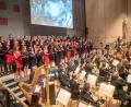 Archivbild: Jörg Otto
Singing Witt ist zusammen mit den Hofer Symphonikern auch dieses Jahr in der Max-Reger-Halle zu hören.