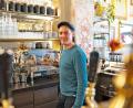 Bild: Cube/exb
Marius Weber ist Barchef im "Thorn" in Marktredwitz und stolz auf seinen Arbeitsplatz.