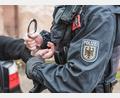 Bild: Bundespolizei Waidhaus/ exb
Gleich fünfmal klickten am Donnerstag bei der Bundespolizei Waidhaus die Handschellen.