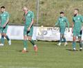 Bild: Hubert Ziegler
Das ging schief: Enttäuscht schleichen die Spieler der DJK Gebenbach (von links Johannes Golla, Nico Becker, Patrick Hofmann und Marco Geier) vom Platz. Die DJK hat auf eigenem Platz gegen die SpVgg Hankofen-Hailing mit 1:3 verloren.