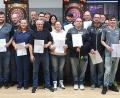 Bild: Sabrina Götzl
Beim Ligaabschlussabend der Dartliga Nordoberpfalz wurden Urkunden und Preisgelder verteilt.