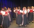 Bild: fz
Die Volkstanzgruppe der Flosser Landfrauen eröffnet den Landfrauentag in der Neustädter Stadthalle.