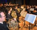 Bild: jr
Mehr als zwei Stunden lang begeisterte das 55-köpfige Marinemusikkorps Wilhelmshaven, Leitung Matthias Prock, im Tirschenreuther Kettelerhaus und nahmen die Besucher mit auf eine gut zweistündige musikalische Reise.