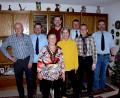 Bild: ds
Katharina Rubein (Dritte von links) an ihrem 90. Geburtstag zusammen mit Lebenspartner Michael Leisner, Kommandant Daniel Lobewein, Bürgermeister Roman Berr, Tochter Christiane Pöschl, Beisitzer Mathias Schuhmann, Schwiegersohn Uwe Pöschl und Vorstand Gerd Ertel (von links).