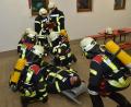 Bild: dob
Der neue Atemschutztrupp der Oberlinder Feuerwehr ist laufend am Üben. Nur so kann im Ernstfall auch problemlos ein Rettungseinsatz im dichten Qualm und Rauch gelingen.