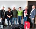 Bild: Manfred Haberzeth/exb
In der Jahreshauptversammlung der Verdi-Senioren hat es auch Wahlen gegeben (von links): Karin Neugirg, Eva Bösl, die neuen Vorstandsmitglieder Josef Schaumberger und Cony Buchberger, Eva Bösl sowie Alexander Gröbner.