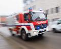 Symbolbild: Julian Stratenschulte/dpa
Mehrere Feuerwehren löschten einen brennenden Dachstuhl in Hirschaid (Landkreis Bamberg).