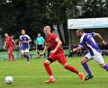 Archivbild: Nachtigall
Der Tännesberger Maximilian Schmid (rotes Trikot) ist vor Christian Luff vom TSV Detag Wernberg am Ball. Im Hinspiel trennten sich beide Teams 2:2. 	Bild: Nachtigall