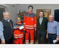 Bild: cro
Der neue Vorsitzende der Jagdgenossenschaft Flossenbürg, Markus Münchmeier (Zweiter von rechts), sowie sein Vorgänger Franz Rosner (rechts.) und Kassier Helmut Erndt (links) bei der Übergabe der Spende an die HvO, vertreten durch Eva Pentner (Zweite von links) und Elia Stahl (Dritter von links).