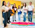Bild: Mariella Kramer/exb
Bei seinem Besuch im Förderzentrum überreichte Ausbilder Jens Günther die Urkunden (von links): Emilie Thomassek, Lea Meyer, Birgit Weiß, Miriam Kroll, Stefanie Clark und Jens Günther.
