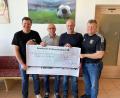 Bild: Förderverein SC Germania/exb 
Bei der Spendenübergabe (von links): Michael Gold (Kassier Förderverein), Alfred Scherm (Vorsitzender Hauptverein), Thomas Scherm (Zweiter Vorsitzender Förderverein) und Konrad Singer (Vorsitzender Förderverein).