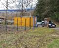 Bild: ld
Künftig muss um den gelben Container herumgefahren werden, um Grünabfälle und Äste abzuladen.