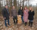 Bild: pop
Das Maskottchen Fritzi Fuchs mit Bürgermeister Mathias Huger, Daniel Leikam, Katharina Lautenschlager, Simone Fleischmann, Vorsitzende Gabi Kirschner (von links).