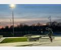 Bild: Heike Unger
Das Flutlicht funktioniert wieder, damit können die Skater auf ihrer Anlage im Sportpark jetzt auch wieder abends Spaß haben.