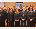 Bild: fdl
Der gemischten Gruppe der Feuerwehr Ehenfeld gratulieren die Vereinsführung sowie Kreisbrandinspektor Michael Iberer (links) und Bürgermeister Hermann Falk (hinten, Vierter von rechts) zu ihrer hervorragenden Leistung.