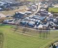 Bild: Thilo Hierstetter
Nach den Vorstellungen der FDP/FWS-Stadtratsfraktion könnte eine neue Straße zwischen der Eisenhämmerstraße (Abzweigung in Höhe des Schotterwegs links) und dem Wohngebiet Oberschwaig (rechts unten) auch das Waldbad neu anbinden. Die neue Verbindung würde dann nördlich der Jahnschule verlaufen und auf das Ende der Oberschwaigstraße treffen, wo auch neue Parkflächen entstehen sollen. Beratungen stehen dazu allerdings noch aus.