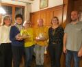 Bild: Angela Kleylein/exb
Der Gartenbauverein Ammerthal ernennt Ehrenmitglieder (von links) Vorstandsmitglied Elisabeth Hausmann, Ehrenmitglied Renate Grasser, Vorstandsmitglied Martina Eckl, Ehrenmitglied Rudi Pirkl, Vorstandsmitglied Monika Wismeth und Kreisfachberater Markus Fuchs.