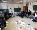 Bild: Realschule Kemnath/exb
Elke Burger (stehend) erläuterte den Zehntklässlern der Realschule am Tor zur Oberpfalz ihre Arbeit als Hospizbegleiterin.