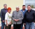 Bild: jma
Gratulationscour für Jubilar Max Riedhammer (Mitte) mit (von links) Drittem Bürgermeister Michael Streit, Tochter Andrea, Sohn Thomas und SPD-Ortsvereinsvorsitzendem Günter Sertl.