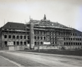 Bild: Stadtarchiv Amberg/exb
So sah es 1930 aus, als in Amberg die Schule gebaut wurde, die heute Gregor-Mendel-Gymnasium heißt.