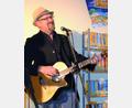 Bild: rgr
Hubert Treml liest am Dienstag, 9. April um 19 Uhr in der Stadtbücherei "St. Michael" aus seinem Gedichte-Band "Kanapee". Es wird auch gesungene Gedichte geben.